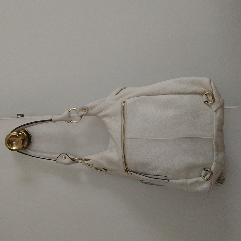 Chic White Leather Hobo Bag with Gold Accents - Picture 6 of 15